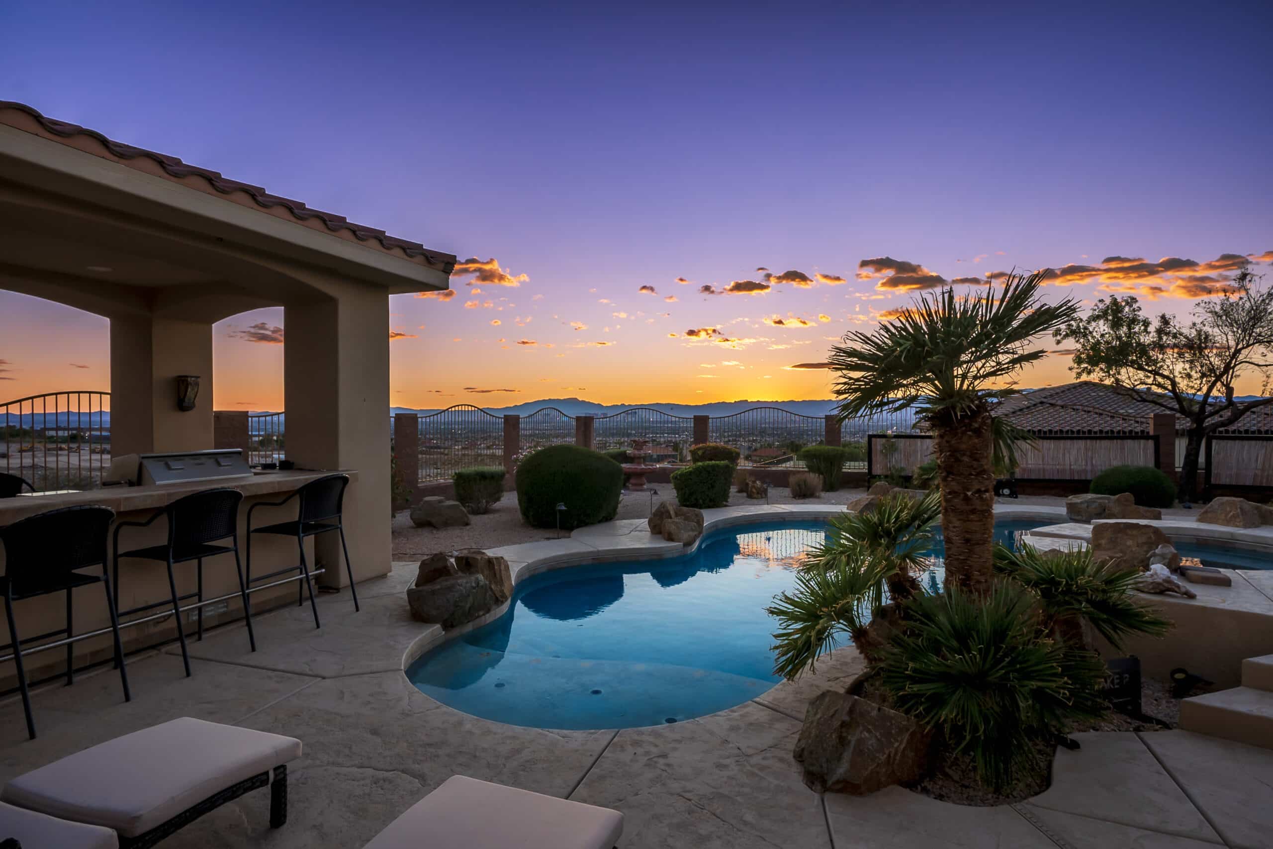 Bilingual real estate service in Las Vegas